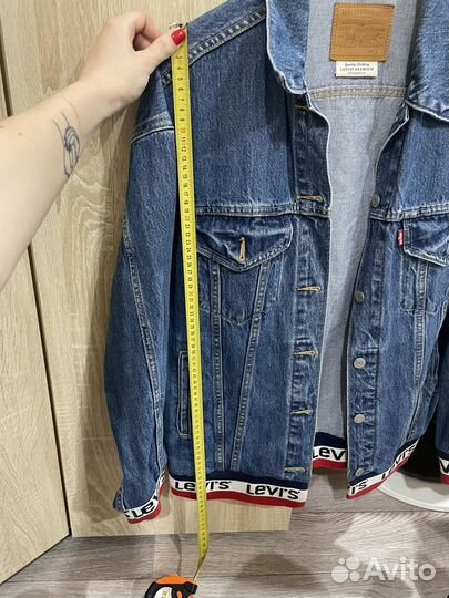 Джинсовая куртка levis