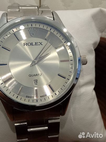 Наручные часы 690 любые