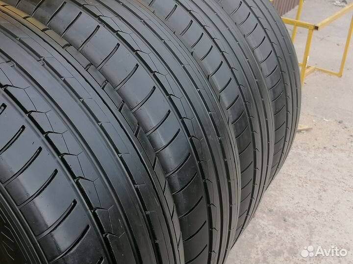 Dunlop SP Sport Maxx GT 255/45 R20