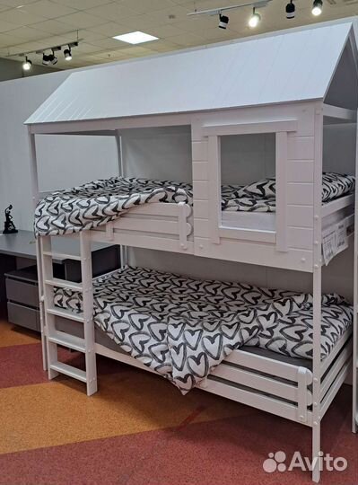 Кровать домик двухъярусная из массива берёзы