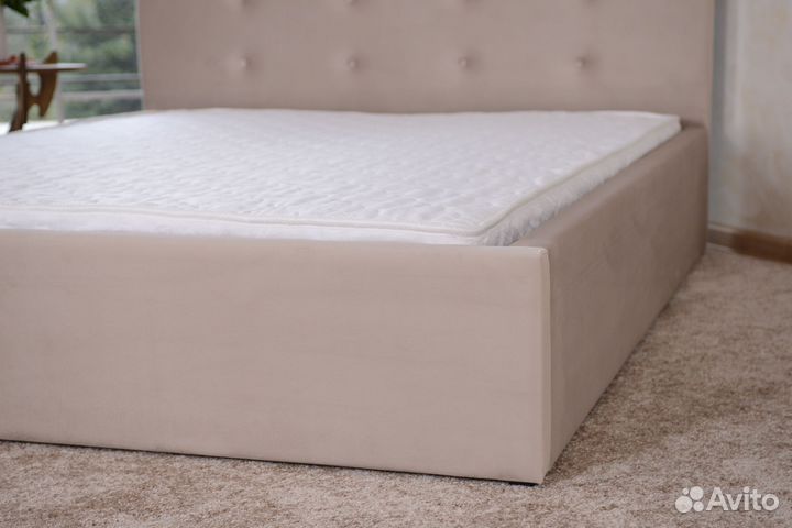 Кровать двуспальная