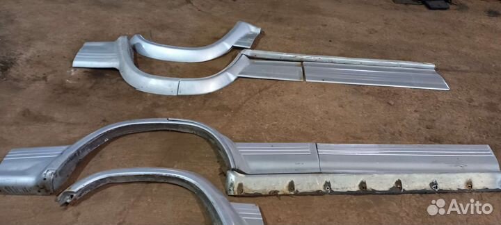 Молдинги дверей крыльев Pajero 2