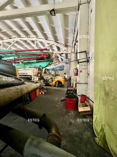 Складкой гаражный комплекс, 1700 м²