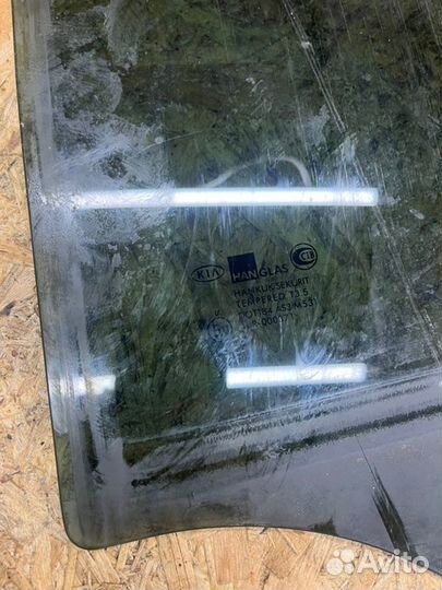 Стекло двери заднее правое Kia Sportage 1 2.0 2002