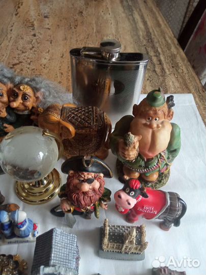 Сувениры настольные