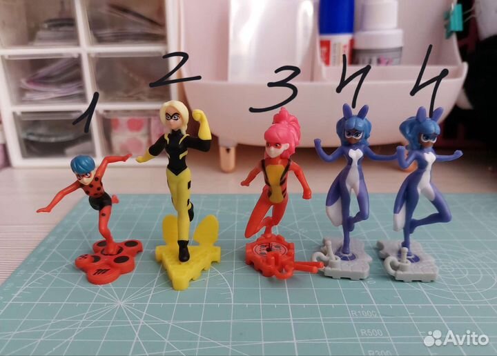 Игрушки из киндера леди баг и супер кот