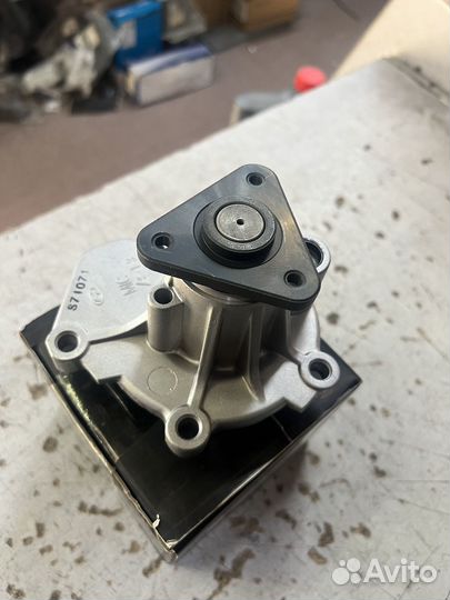 Насос охлождаюшей жидкости 25120-2CTA0