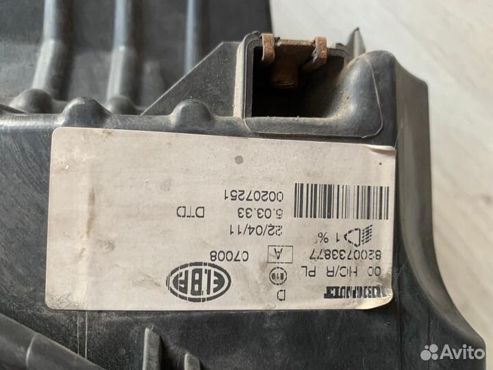 Фара передняя правая Renault Sandero 1