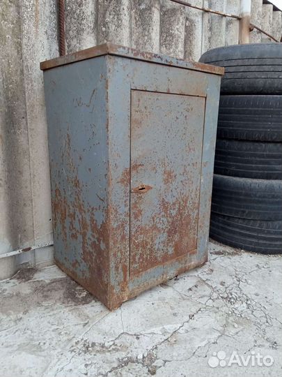 Сейф металлический. Сейф. Сейф СССР