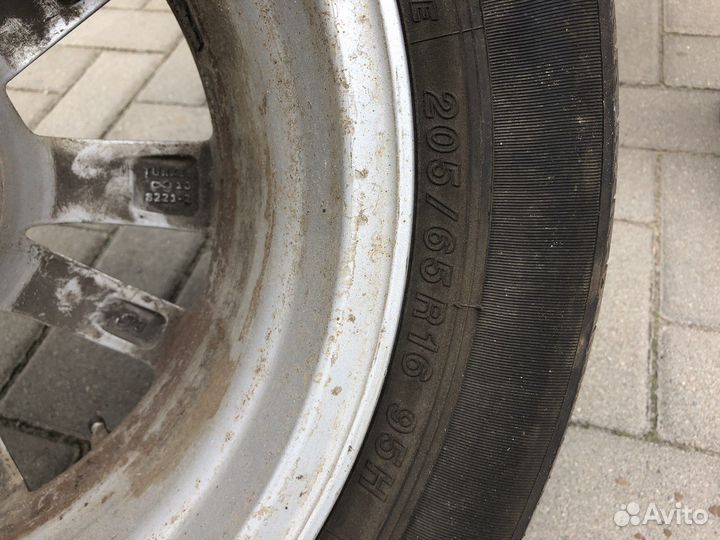 Литой диск R16
