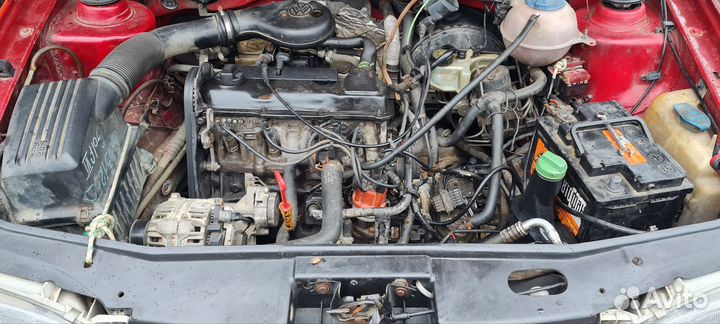 Volkswagen Golf 1.8 МТ, 1995, битый, 161 900 км
