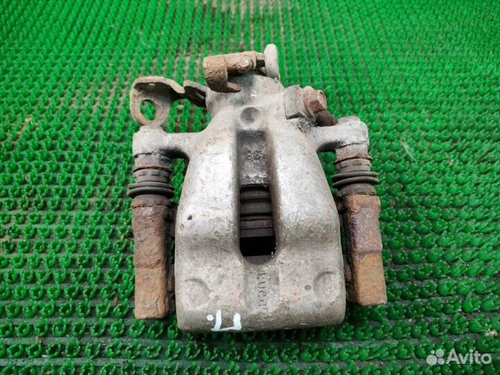 Суппорт задний правый Opel Astra H Z13DTH 2008