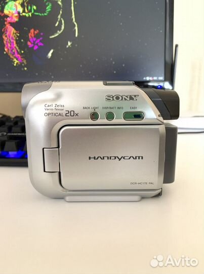 Видеокамера Sony DCR-HC17E