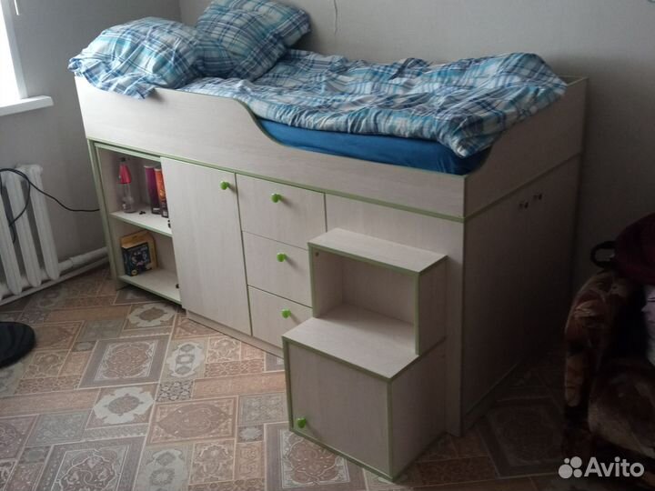 Кровать с набором мебели Радуга