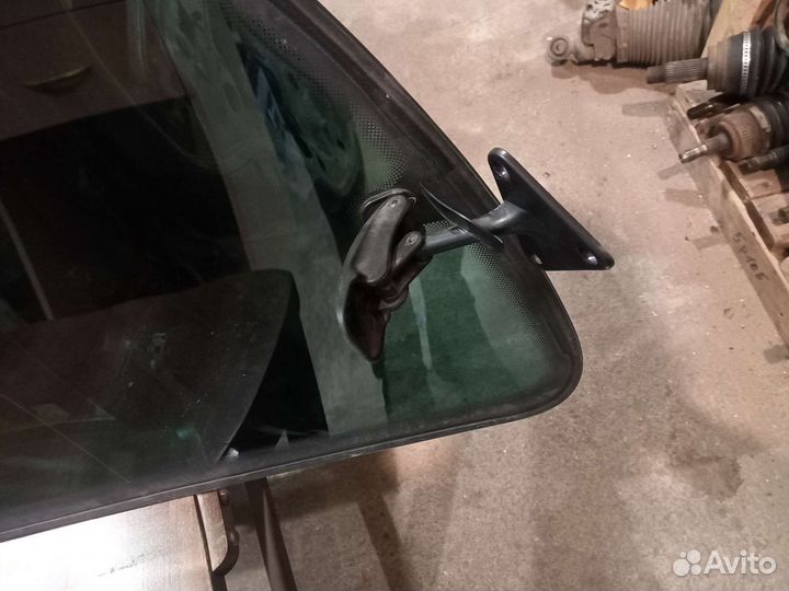 Стекло кузова (форточка) VW Sharan