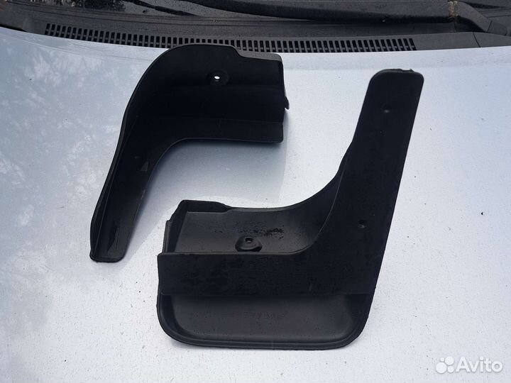 Бризговик на toyota corolla 150,140 - 2007-2013г/в