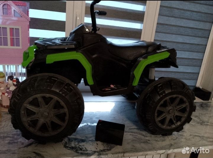 Детский квадроцикл на аккумуляторе