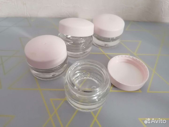 Маленькие баночки бутылочки