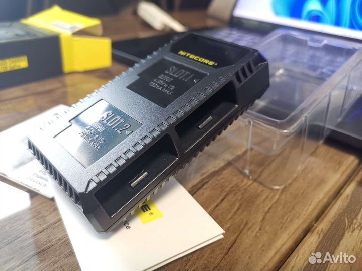 Зарядное устройство Nitecore UGP5