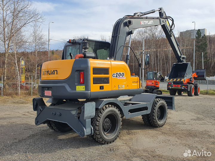 Колёсный экскаватор XINYUAN C100, 2023