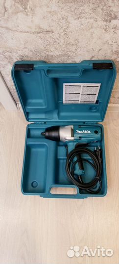 Гайковерт makita tw0350 практически новый