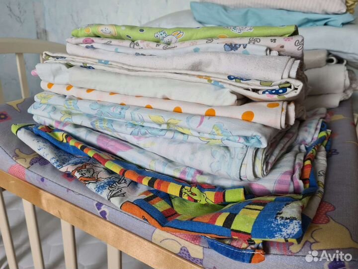 Детская кроватка,матрас,пелен.стол,бельё