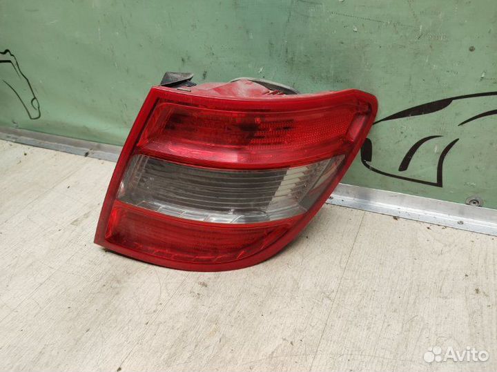 Фонарь правый Mercedes-Benz C-Class W204 2007-2015