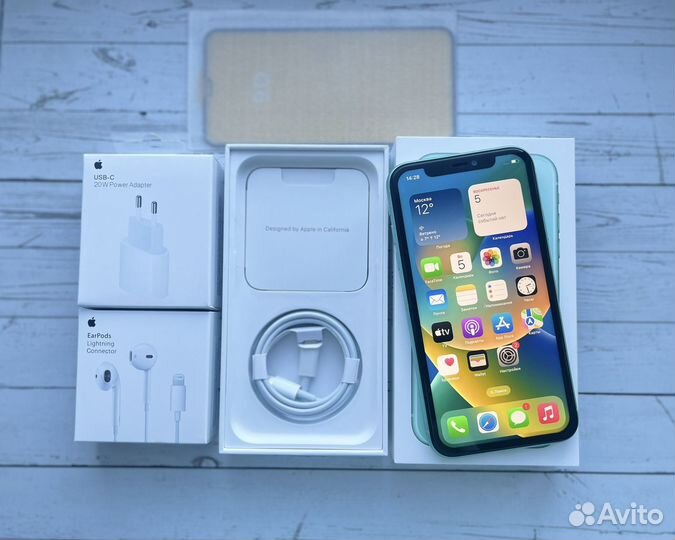 iPhone 11, 64 ГБ