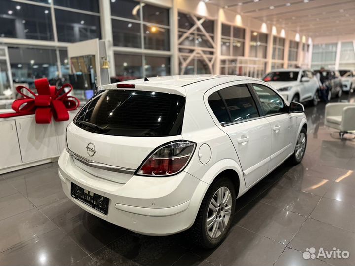 Opel Astra 1.6 МТ, 2011, 186 000 км