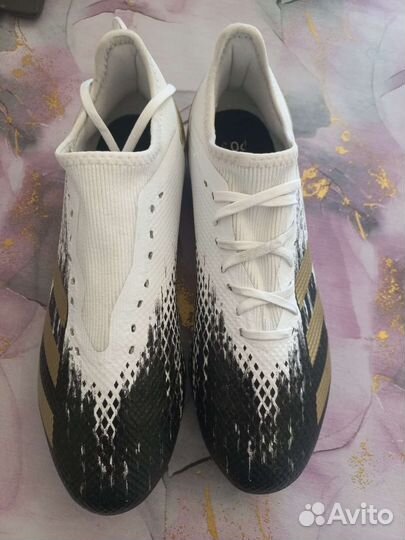 Футбольные бутсы adidas