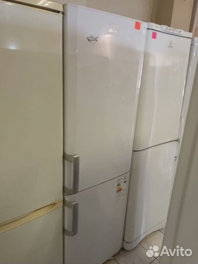 Холодильник бу в идеальном состоянии