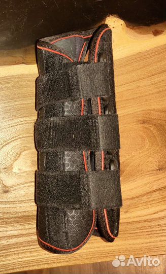 Ортез, фиксатор запястья