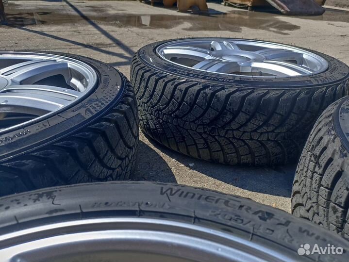 R17 Kumho WinterCraft WP71 205/45, PCD 4x98 DIA 58.6