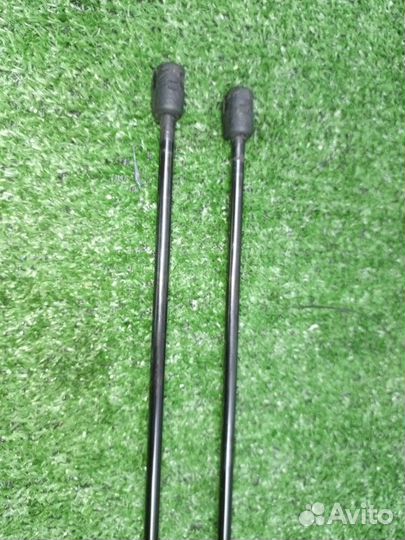 Амортизатор капота Kia Sorento SUV 2.5 D4CB 2009