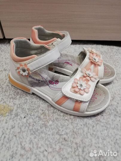 Сандалии для девочки