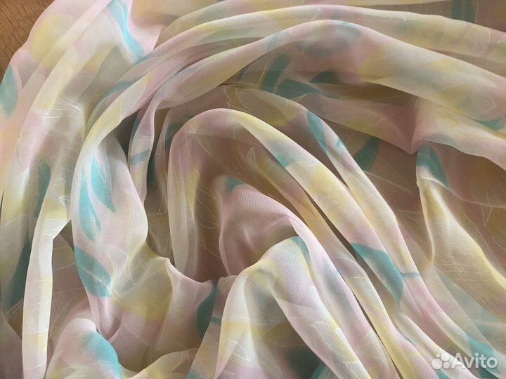 Отрез ткани шифон