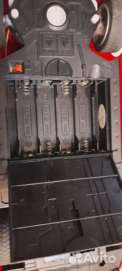 Машина на радиоуправлении требует ремонта