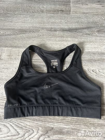 Топ спортивный nike