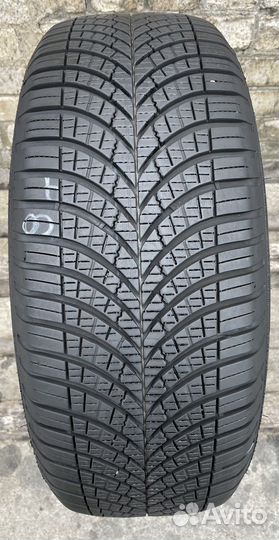 Goodyear Vector 4Seasons Gen-3 SUV 235/55 R19