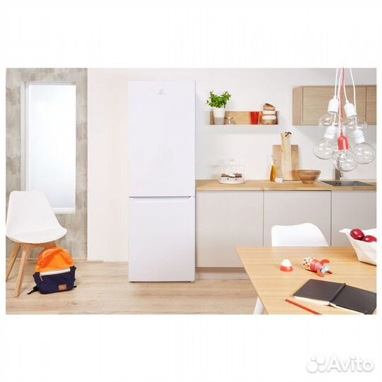 Холодильник Indesit DS 4200 W