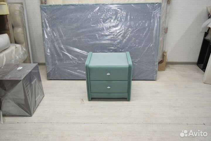 Тумба прикроватная