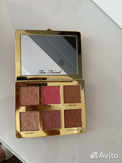 Палетка теней too faced