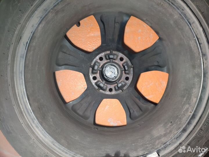 Шины летние kumho 205/55R17 на дисках Renault R17