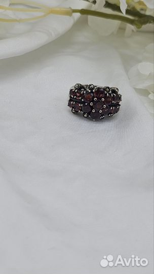 Кольцо с натуральными гранатами р. 17