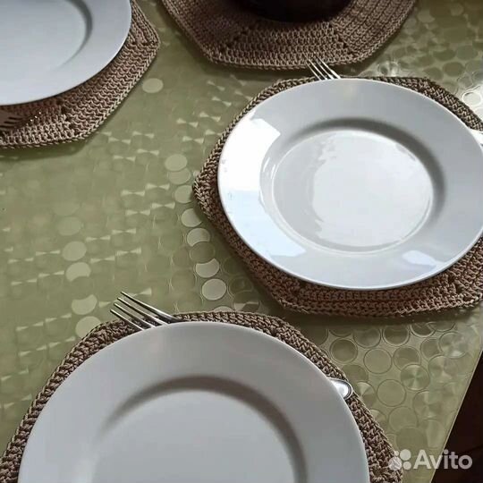 Вязанные персонники для сервировки стола