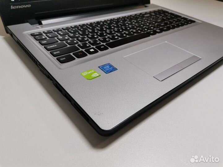 Lenovo 300-15 -4 ядра/GeForce-920m/SSD/8гб