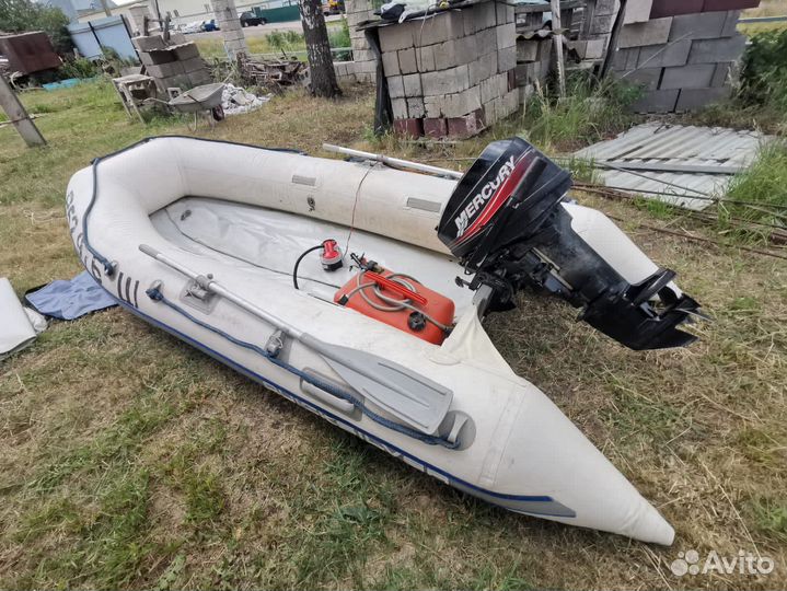 Моторная лодка quicksilver