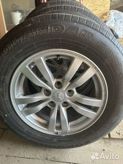 Michelin Defender 215/70 R16