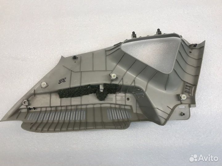 Обшивка багажника правая Nissan Qashqai 1.6 2009