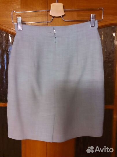 Костюм женский с юбкой 42 размер